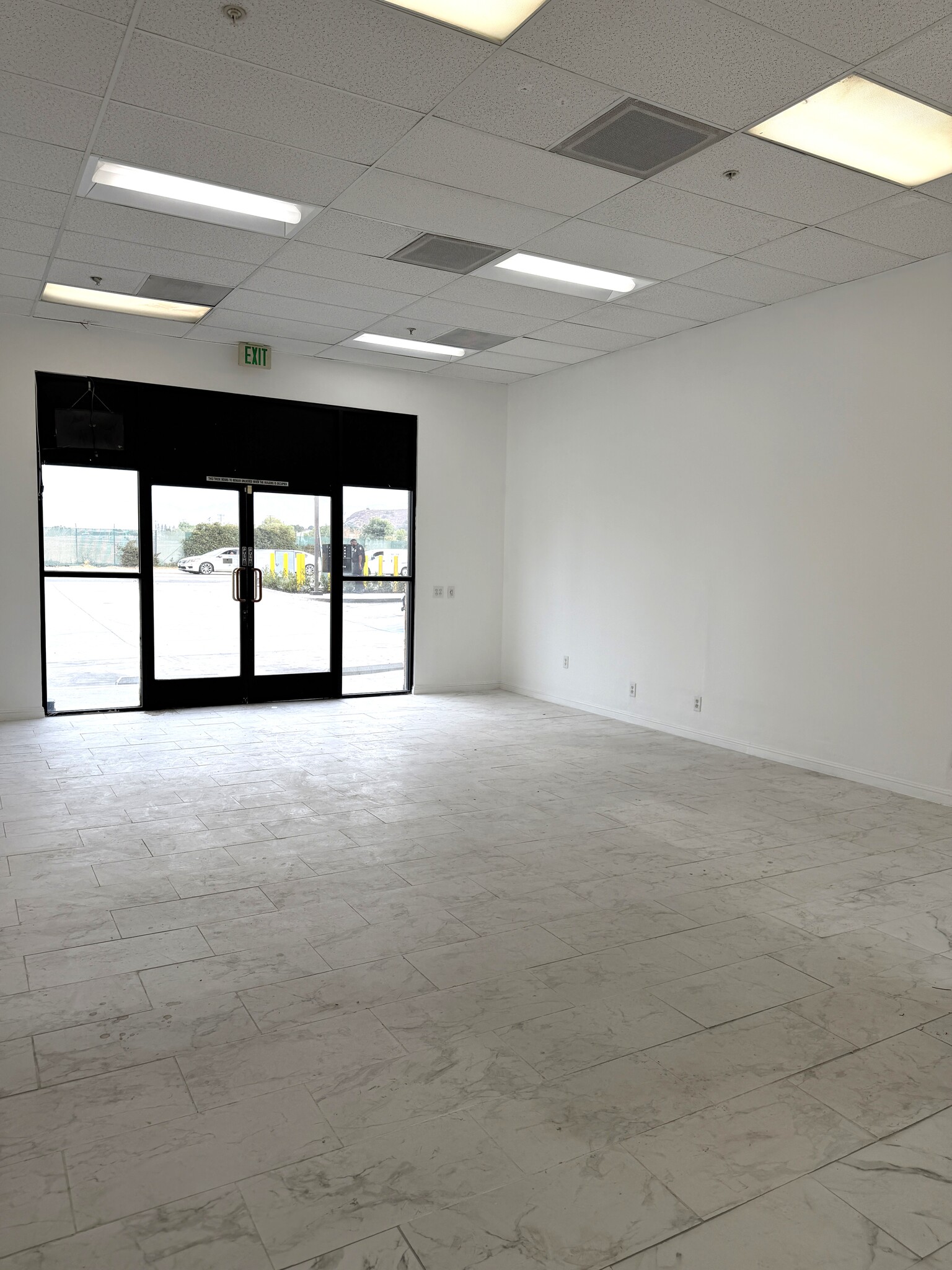 10118 San Fernando Rd, Pacoima, CA à vendre Photo intérieure– Image 1 sur 2