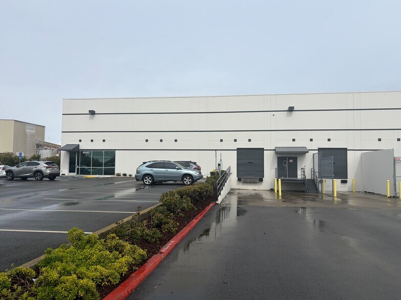 40683 Encyclopedia Cir, Fremont, CA à louer - Photo de l’immeuble – Image 1 sur 2