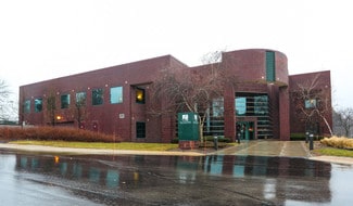 Plus de détails pour 7777 W Blue Mound Rd, Milwaukee, WI - Bureau à louer
