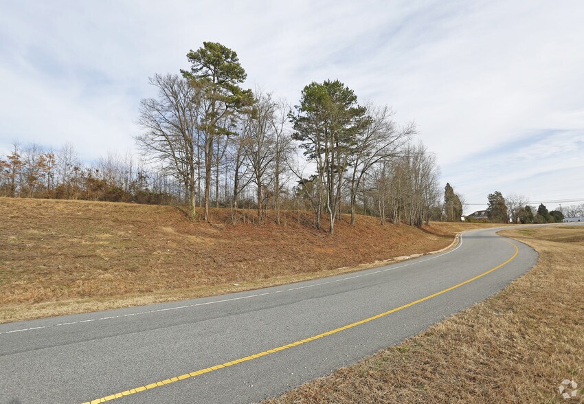 Jake Alexander Blvd, Salisbury, NC à vendre - Photo principale – Image 1 sur 6