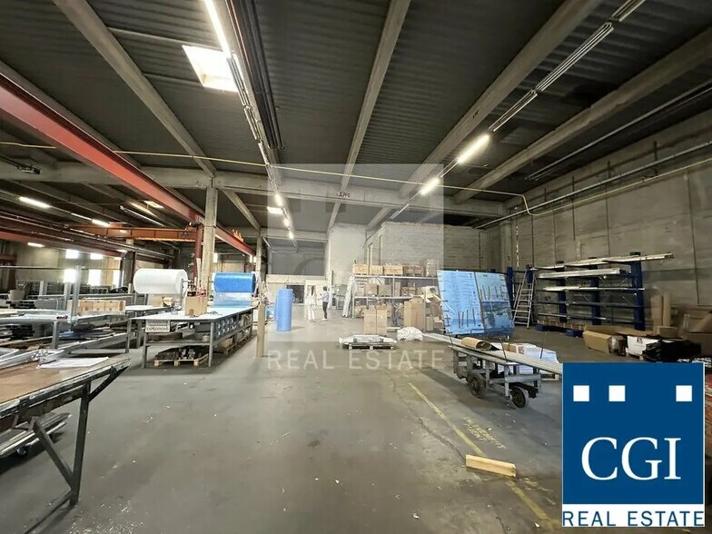 Local d'activités dans Moirans à vendre - Photo de l’immeuble – Image 3 sur 6