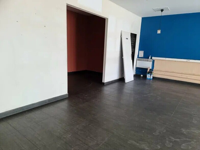 Local commercial dans Nanterre à louer - Photo de l’immeuble – Image 2 sur 13