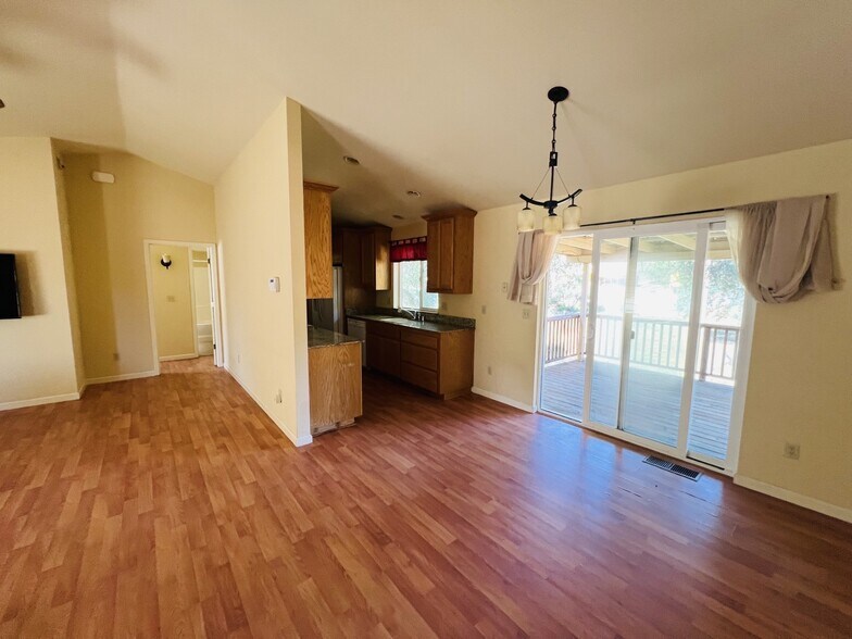 5109 Smith Rd, Mariposa, CA à vendre - Photo de l’immeuble – Image 2 sur 20