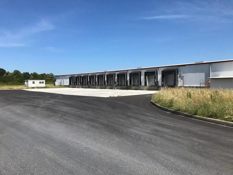 Industriel/Logistique dans Montéléger à louer - Photo de l’immeuble – Image 3 sur 13