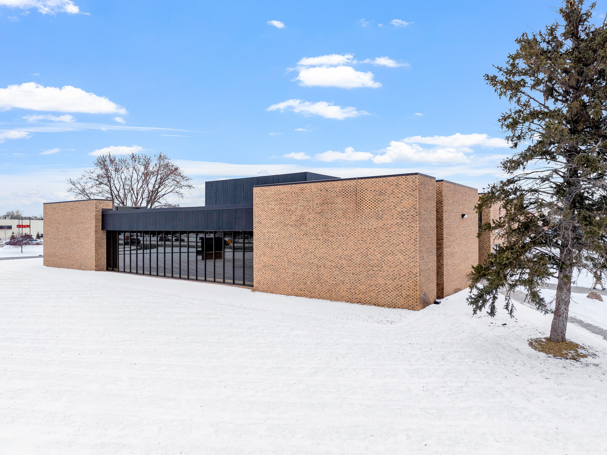 231 NE County Road 10, Blaine, MN à vendre Photo de l’immeuble– Image 1 sur 3