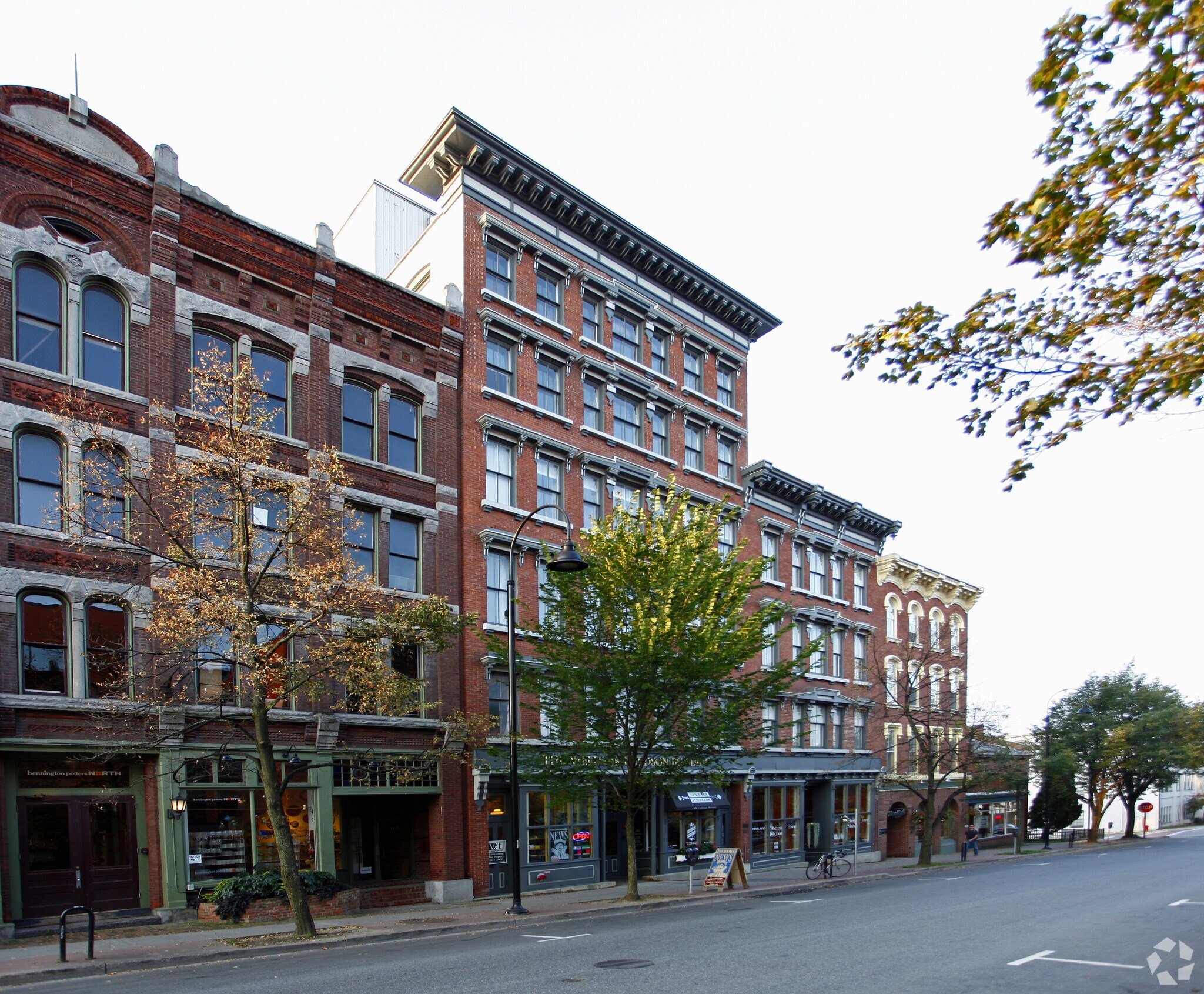 119-125 College St, Burlington, VT à louer Photo principale– Image 1 sur 5