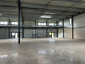 Plus de détails pour Local d'activités à louer