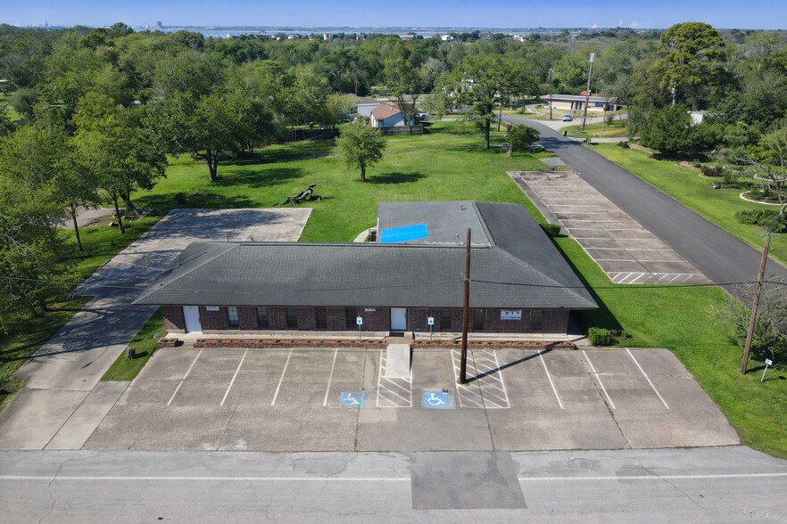 6711 Bayway Dr, Baytown, TX à vendre - Photo principale – Image 1 sur 28