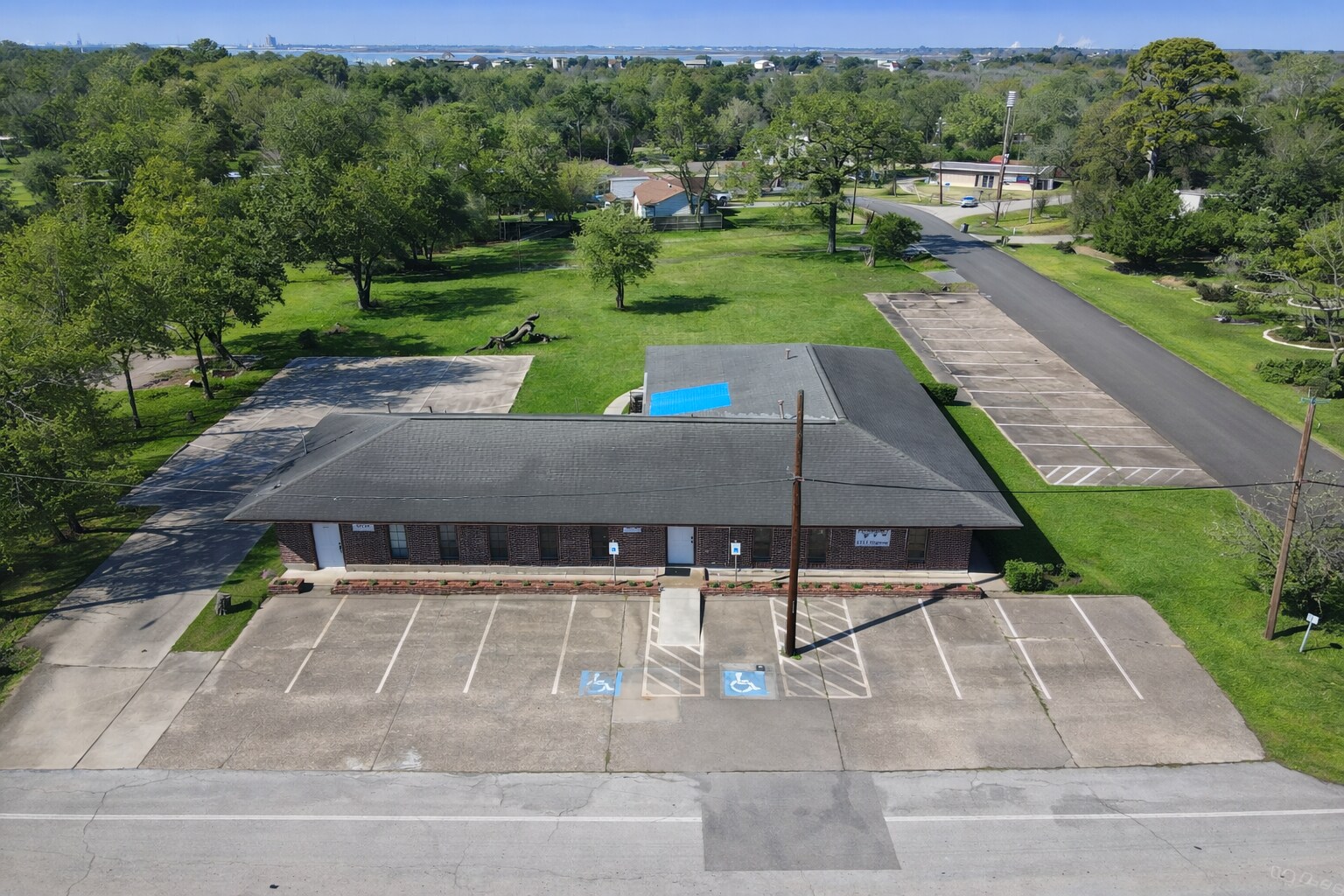 6711 Bayway Dr, Baytown, TX à vendre Photo principale– Image 1 sur 29