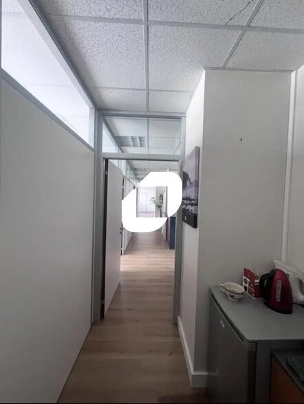 Bureau dans Bussy-Saint-Georges à vendre - Photo de l’immeuble – Image 3 sur 5