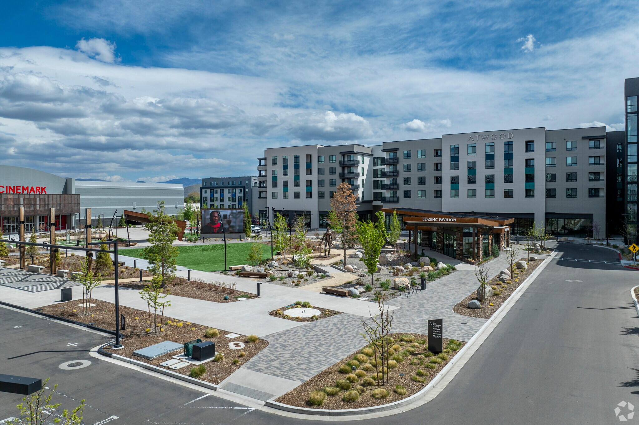 2060 Experience Ave, Reno, NV à louer Photo de l’immeuble– Image 1 sur 149