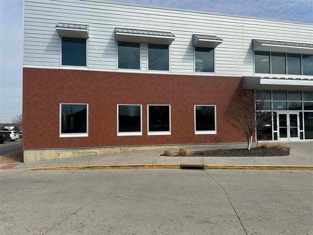 2545 N Dodge St, Iowa City, IA 52245 - Lot B -  - Photo intérieure - Image 2 of 9