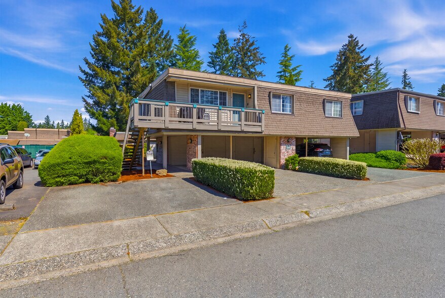 14506 NE 6th Pl, Bellevue, WA à vendre - Photo de l’immeuble – Image 2 sur 46