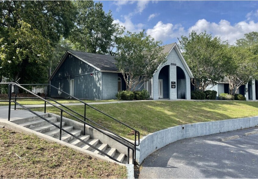 2050 Spaulding Dr, Charleston, SC à vendre - Photo de l’immeuble – Image 1 sur 3