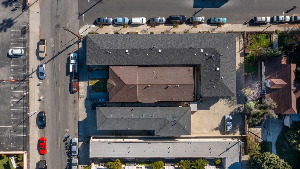 702 W 30th St, Los Angeles, CA à vendre - Photo de l’immeuble – Image 2 sur 8