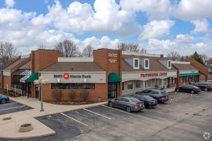 1795-1807 S Washington St, Naperville, IL à louer - Photo de l’immeuble – Image 1 sur 10