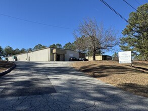 139 Woodfield Dr, Macon-Bibb, GA à louer Photo de l’immeuble– Image 1 sur 3