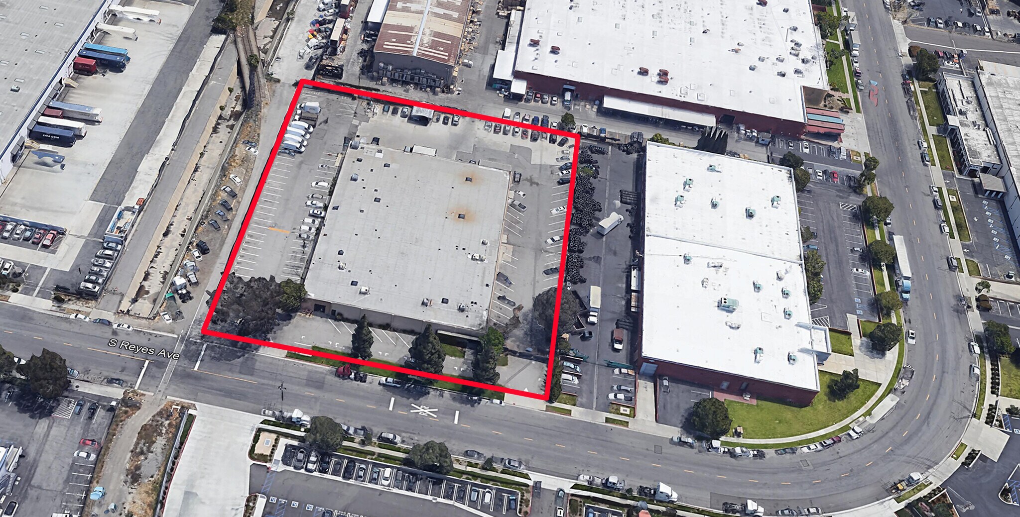 19070 Reyes Ave, Rancho Dominguez, CA à louer Aérien– Image 1 sur 3
