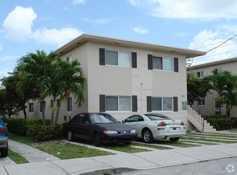 711 SW 5th St, Miami, FL à vendre - Photo de l’immeuble – Image 2 sur 3