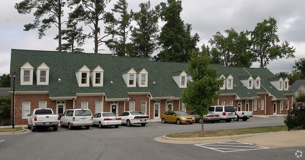 112-124 Salem Towne Ct, Apex, NC à louer - Photo de l’immeuble – Image 2 sur 3