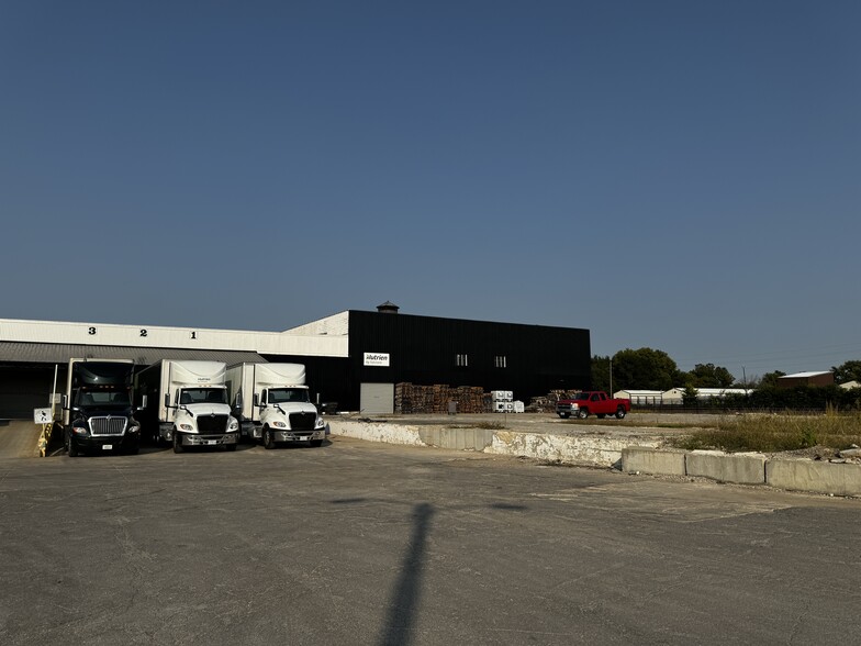 Logan Industrial Park portefeuille de 3 biens à vendre sur LoopNet.fr - Photo de l’immeuble – Image 3 sur 44