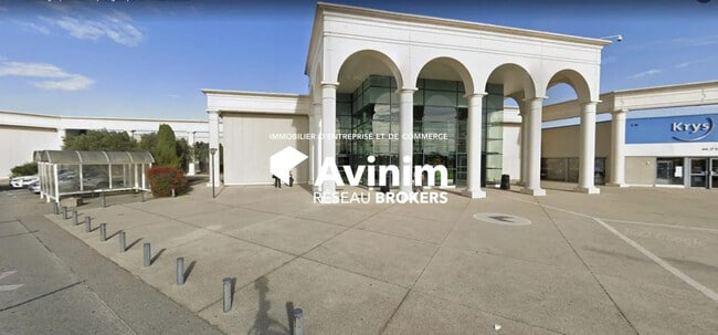 Plus de détails pour Local commercial à louer