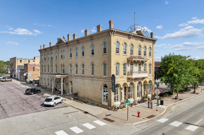 Plus de détails pour 122 S Minnesota Ave, Saint Peter, MN - Logement à vendre