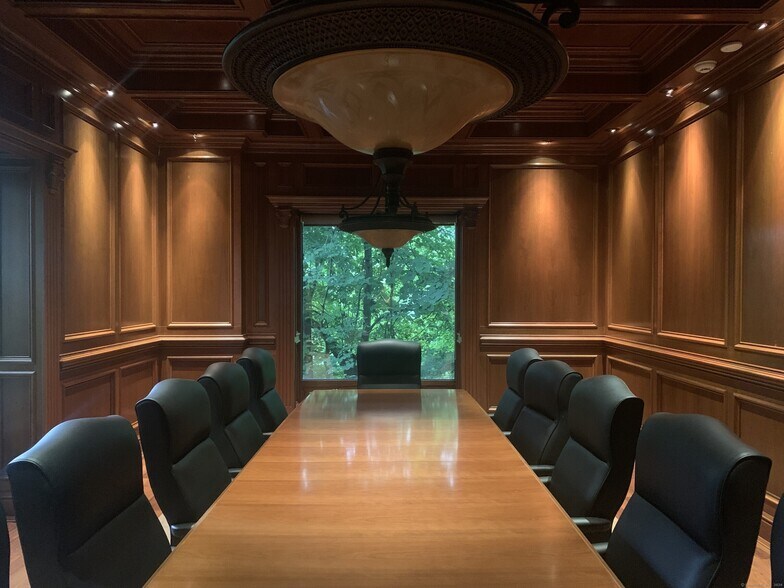 88 Sugar Hollow Rd, Danbury, CT à louer - Photo de l’immeuble – Image 3 sur 6