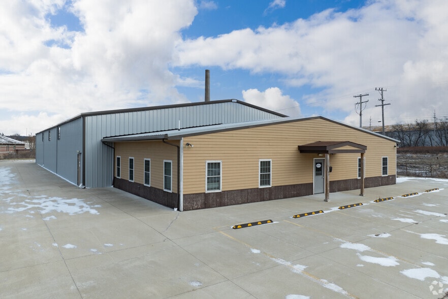 180 Hollywood Dr, Butler, PA à louer - Photo principale – Image 1 sur 4