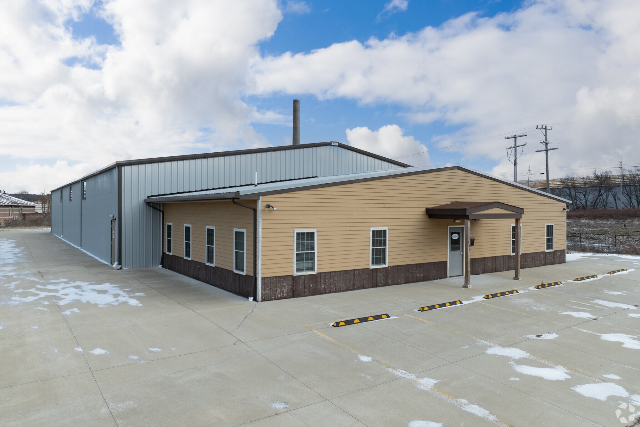 180 Hollywood Dr, Butler, PA à louer Photo principale– Image 1 sur 5