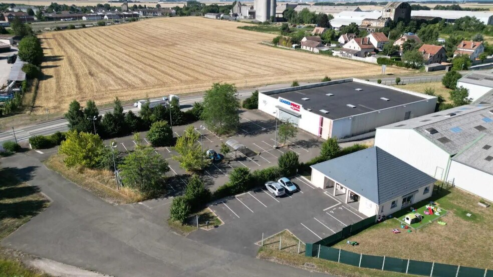 Local commercial dans Les Villages Vovéens à vendre - Aérien – Image 2 sur 16