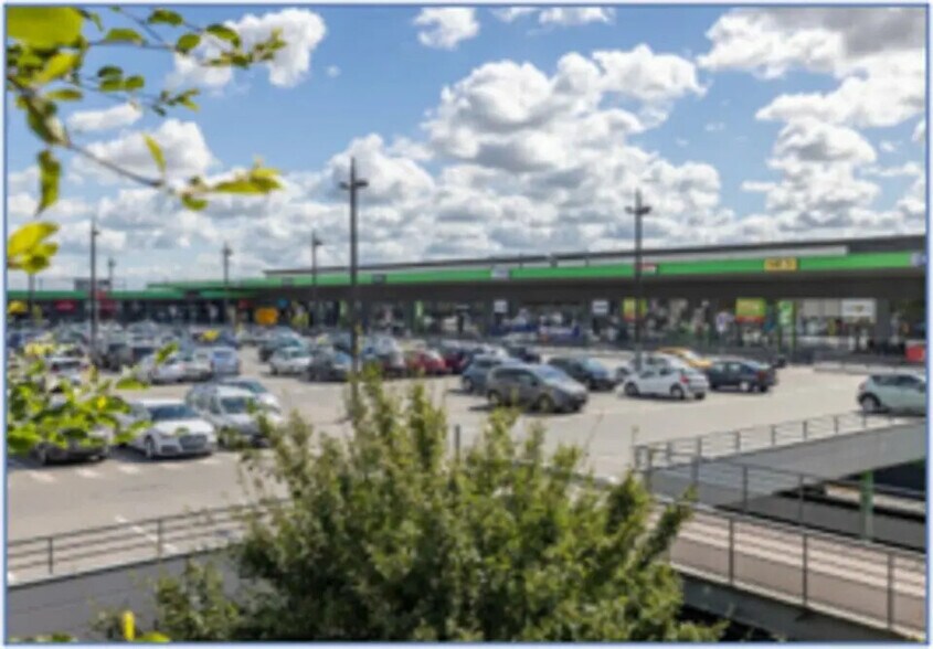 Local commercial dans Hérouville-Saint-Clair à louer - Photo de l’immeuble – Image 3 sur 13