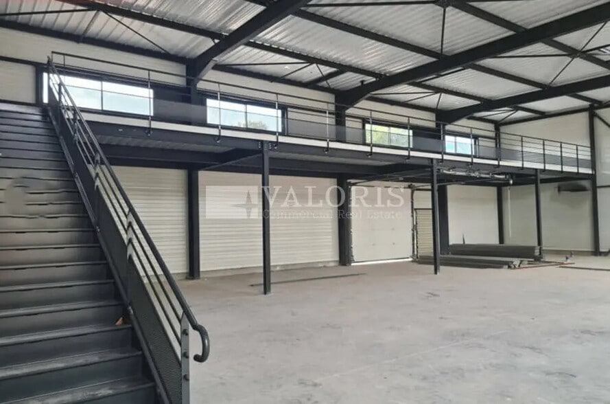 77 Boulevard Bonaval, Brignoles à louer - Photo de l’immeuble – Image 3 sur 7