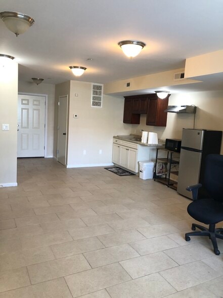 296 Garretson Ave, Staten Island, NY à louer - Photo intérieure – Image 2 sur 4