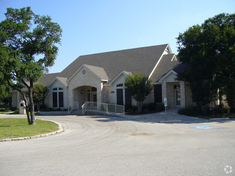 1760 FM 967, Buda, TX à louer - Photo principale – Image 1 sur 7