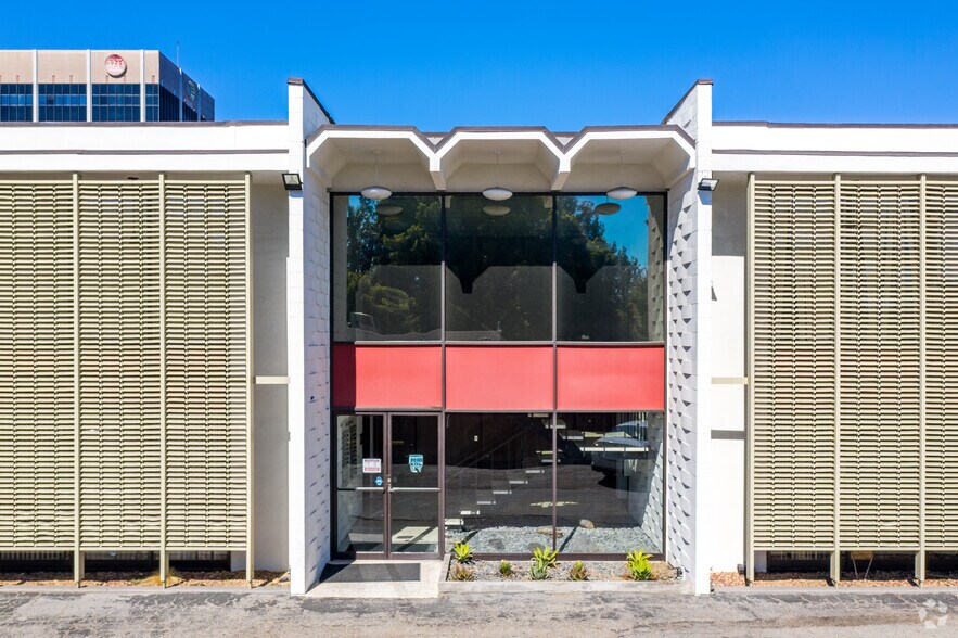 3646 Long Beach Blvd, Long Beach, CA à louer - Photo de l’immeuble – Image 3 sur 9