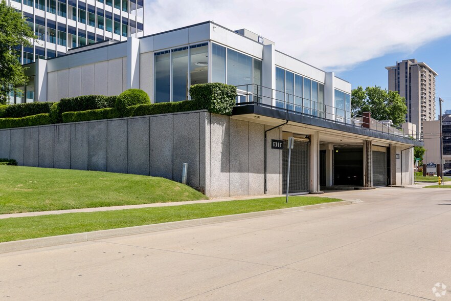 1350 S Boulder Ave, Tulsa, OK à louer - Photo de l’immeuble – Image 3 sur 13