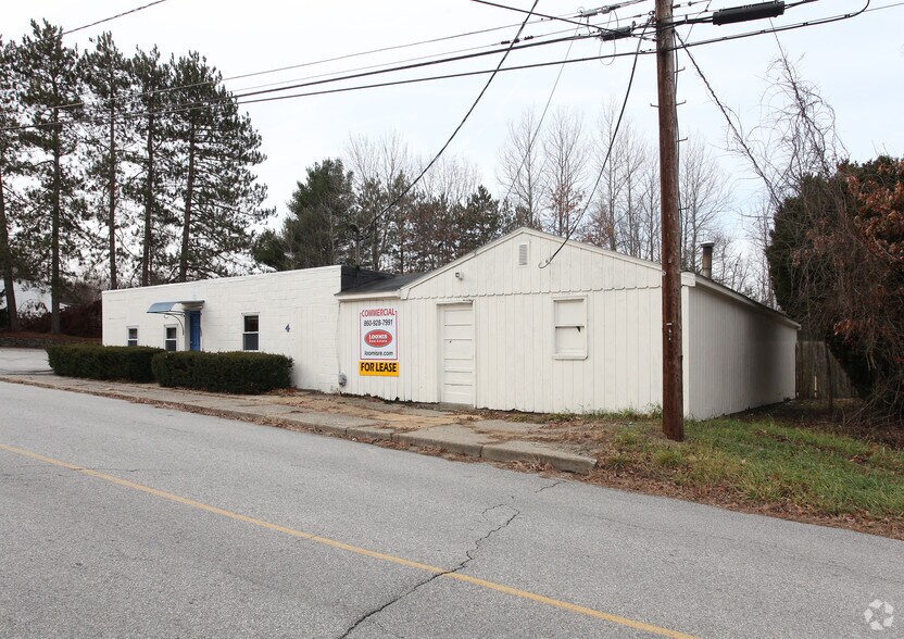 4 Watson Rd, Quinebaug, CT à vendre - Photo de l’immeuble – Image 2 sur 2