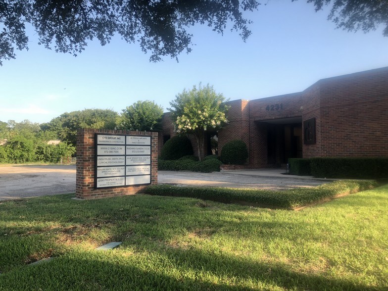 4231 Sigma Rd, Farmers Branch, TX à louer - Photo de l’immeuble – Image 3 sur 4