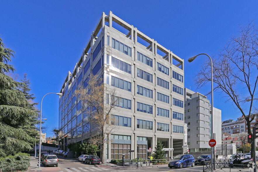 Paseo Castellana, 66, Madrid, Madrid à louer - Photo de l’immeuble – Image 1 sur 5