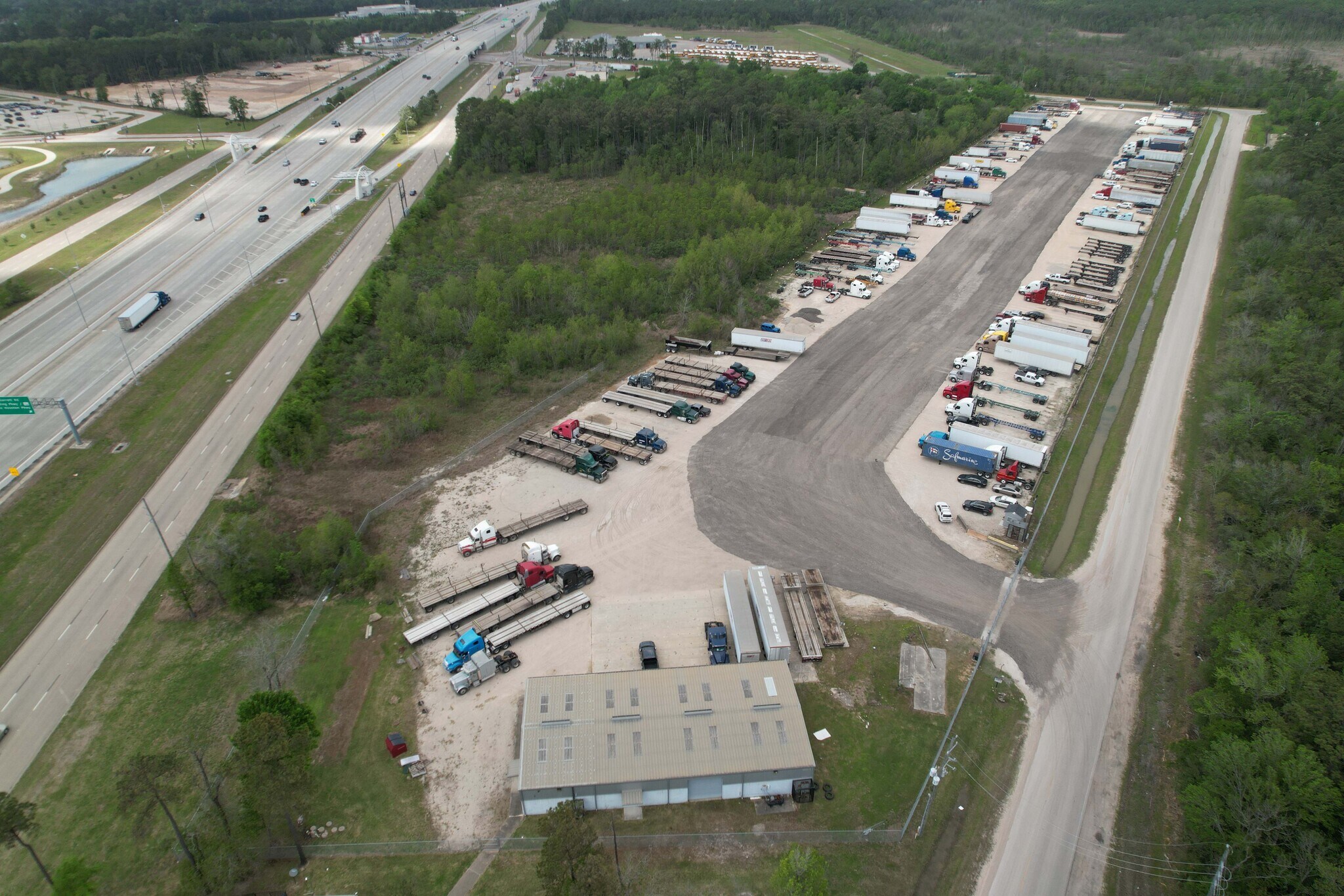 11211 Hornberger Rd, Houston, TX à louer Photo de l’immeuble– Image 1 sur 12