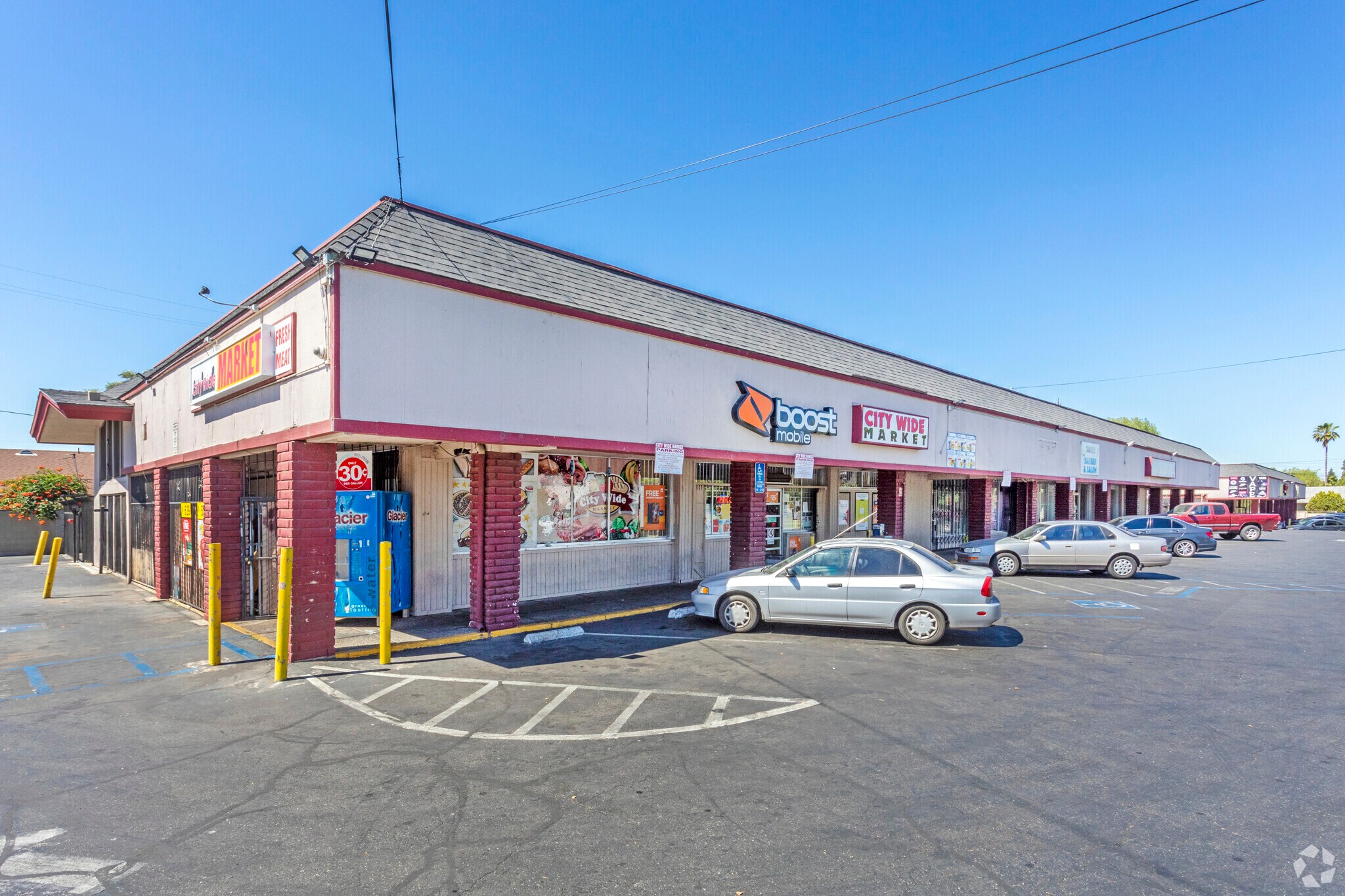 505-539 W Dakota Ave, Fresno, CA à louer Photo principale– Image 1 sur 7