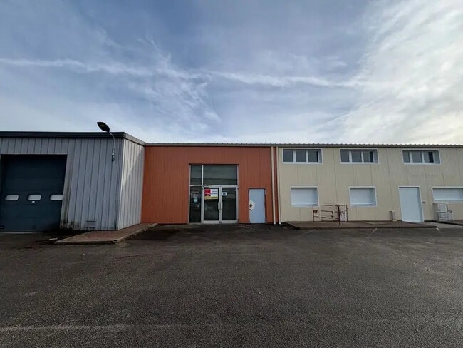 Plus de détails pour Bureau, Local d'activités à louer