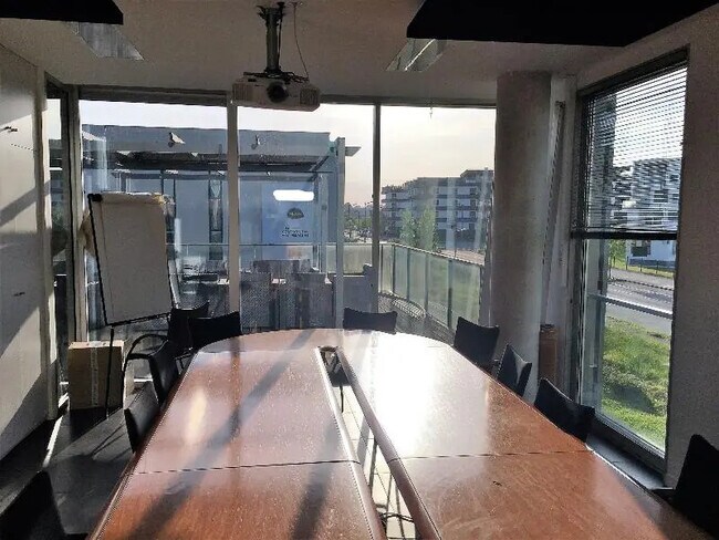 Plus de détails pour Bureau à louer