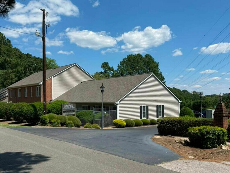 411 Andrews Rd, Durham, NC à vendre - Photo de l’immeuble – Image 2 sur 4