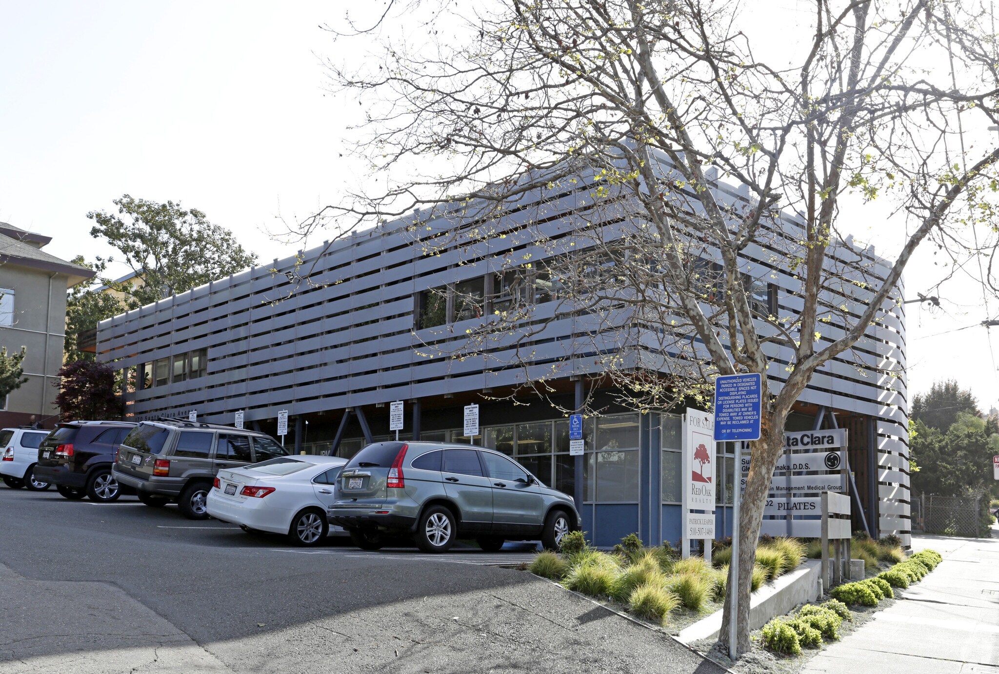 168-170 Santa Clara Ave, Oakland, CA à louer Photo principale– Image 1 sur 11