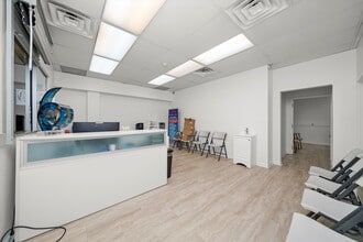2859 S Pulaski Rd, Chicago, IL à louer Photo intérieure– Image 2 sur 4