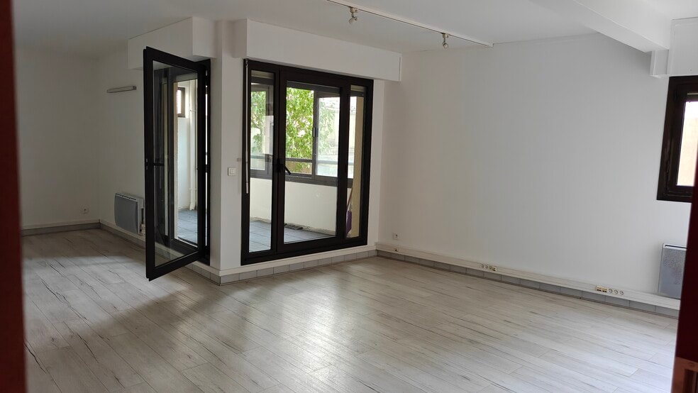 62 rue de Bercy, Paris à louer - Photo de l’immeuble – Image 1 sur 3