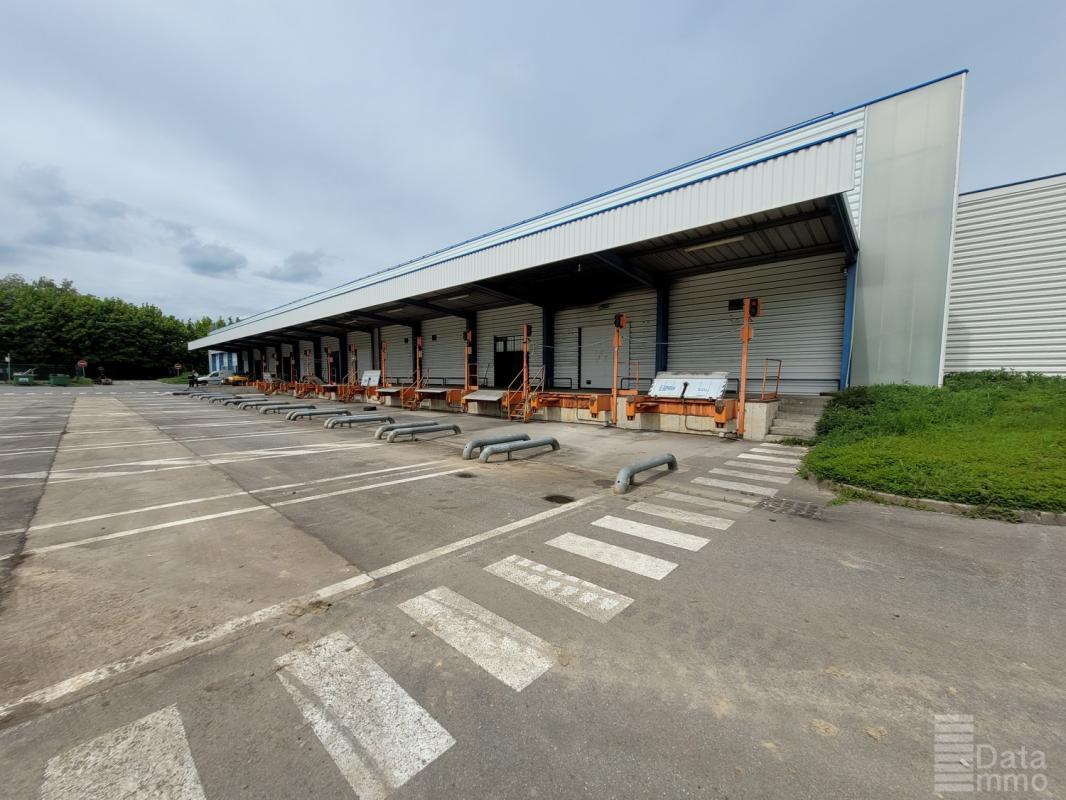 Industriel/Logistique dans Ferrières-en-Brie à louer Photo de l’immeuble– Image 1 sur 8