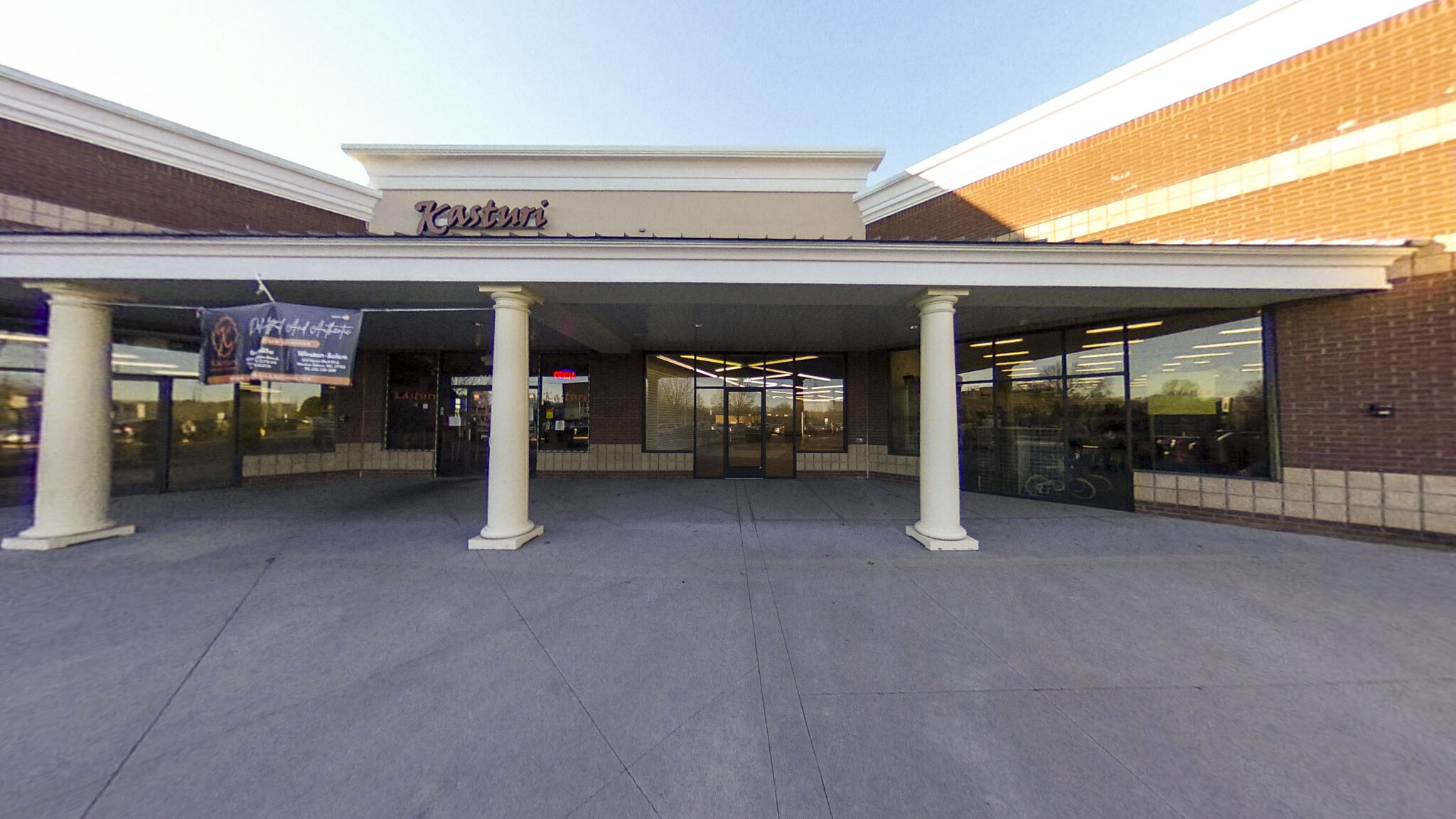 500-692 Hanes Mall Blvd, Winston-Salem, NC à louer Photo de l’immeuble– Image 1 sur 9